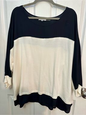 Calvin Klein Black and Cream Colorblock Scoop Neck Pullover